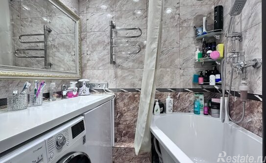 Продажа 2-комн квартиры на вторичном рынке улица Маршала Захарова,  д. 16 к3