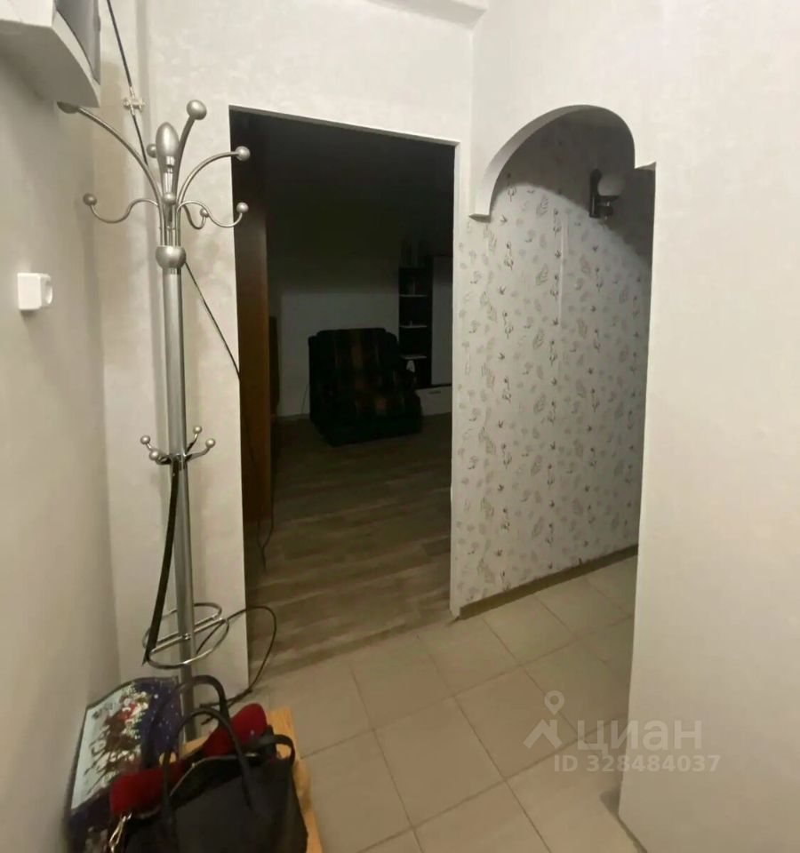 Продажа 1-комн квартиры на вторичном рынке бульвар Красных Зорь, 24
