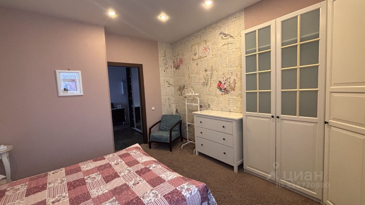 Аренда 3-комн квартиры на вторичном рынке Малоохтинский проспект, 16к1