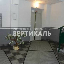 Аренда 4-комн квартиры на вторичном рынке Зачатьевский 1-й пер,  д. 4