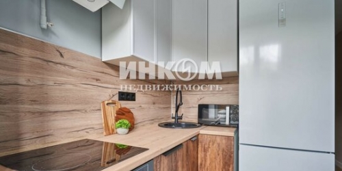 3-комн квартира улица Расковой,  д. 14