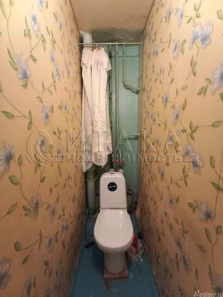 Продажа 2-комн квартиры на вторичном рынке Пикалево, 6 мкр., д. 17,  д. 17