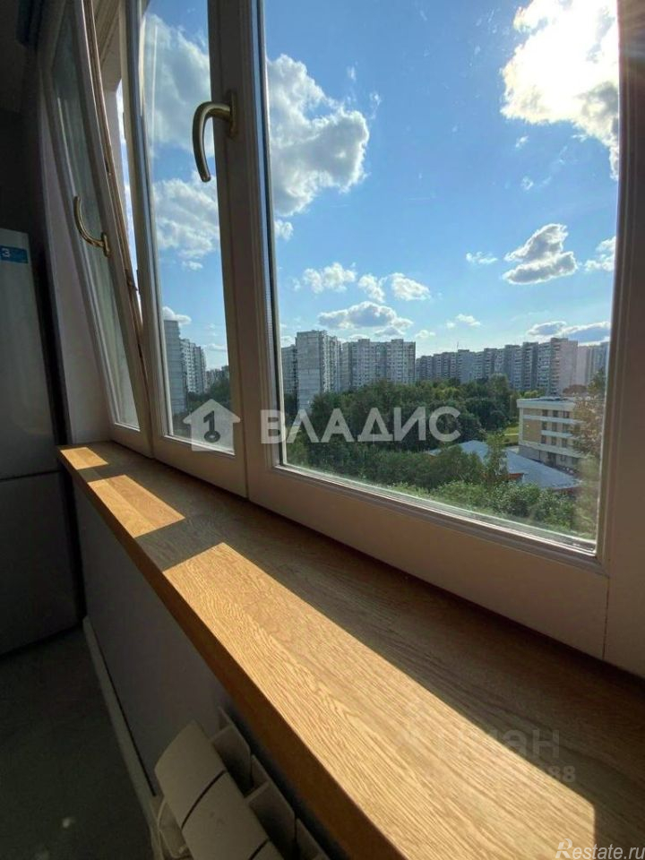 Продажа 3-комн квартиры на вторичном рынке ул Богданова,  д. 52,  к. 2