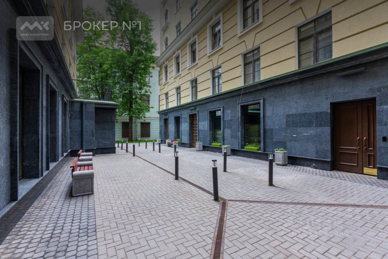 Продажа 4-комн квартиры на вторичном рынке Подъездной переулок, 12