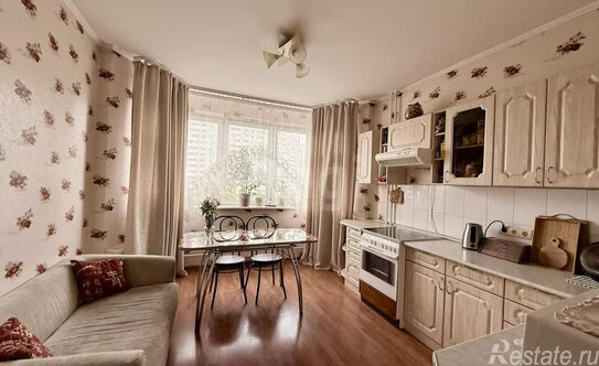 Продажа 2-комн квартиры на вторичном рынке улица Дмитриевского,  д. 9