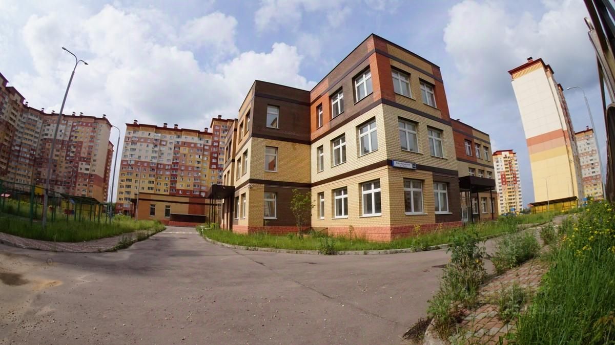 Продажа 2-комн квартиры на вторичном рынке Новые Островцы мкр, д. Островцы, улица Баулинская, 12