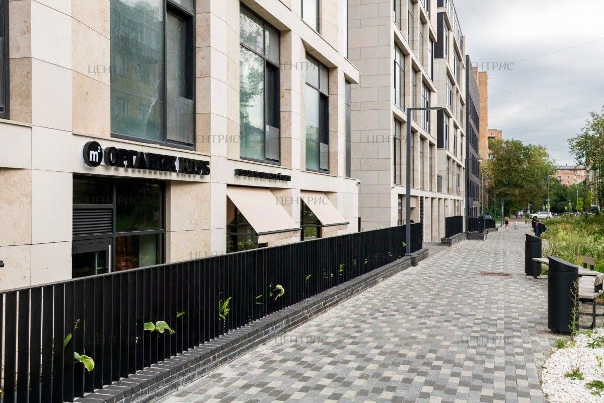 Продажа 3-комн квартиры на вторичном рынке улица Усачева, 15А