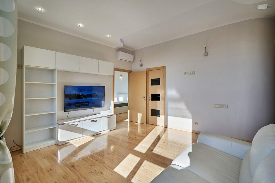 Продажа 2-комн квартиры на вторичном рынке Саляма Адиля улица,  д. 2,  к. 1