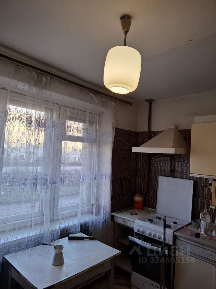 Продажа 3-комн квартиры на вторичном рынке Гатчина, Красноармейский проспект, 34