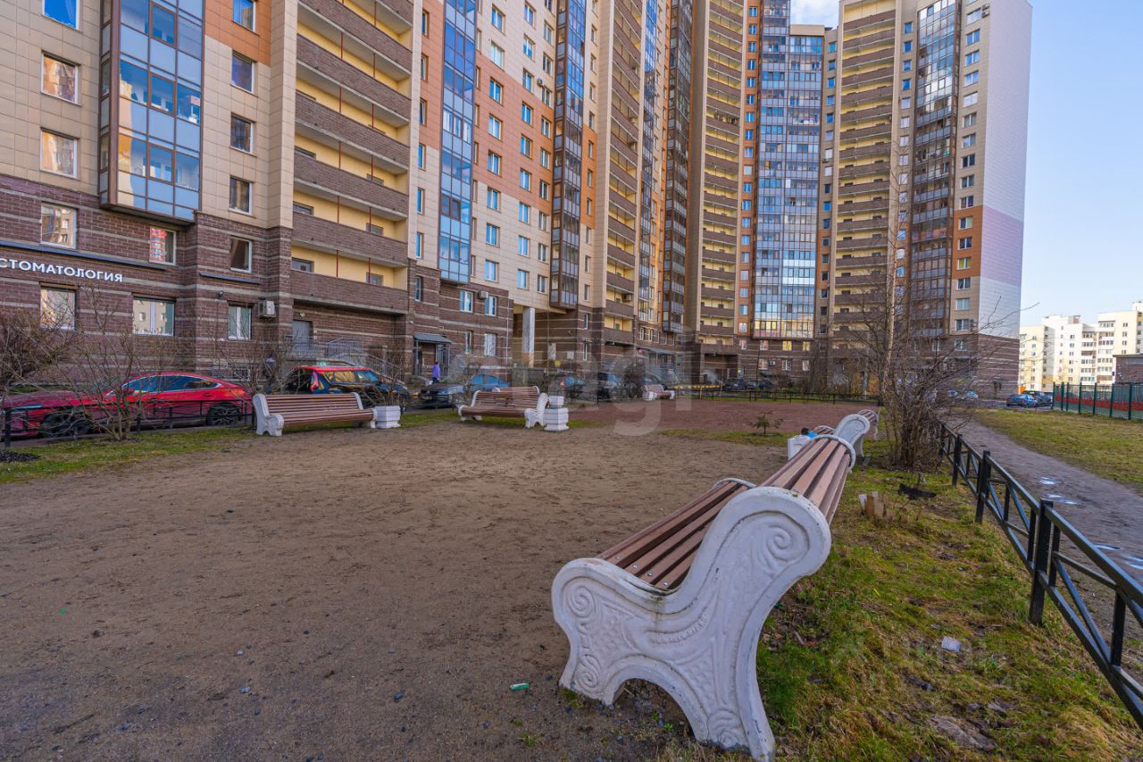 Продажа 3-комн квартиры на вторичном рынке Комендантский проспект, 51к1