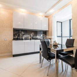 Продажа 4-комн квартиры на вторичном рынке Петергофское ш,  д. 45