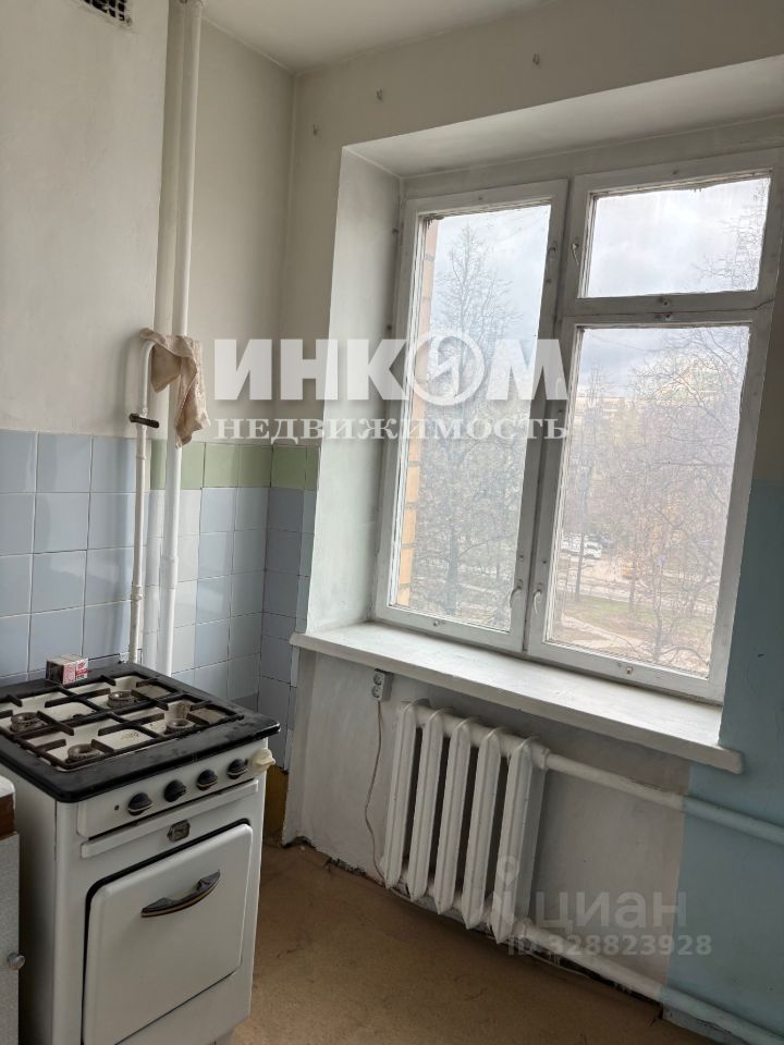 Продажа 1-комн квартиры на вторичном рынке Сиреневый бульвар, 4/23