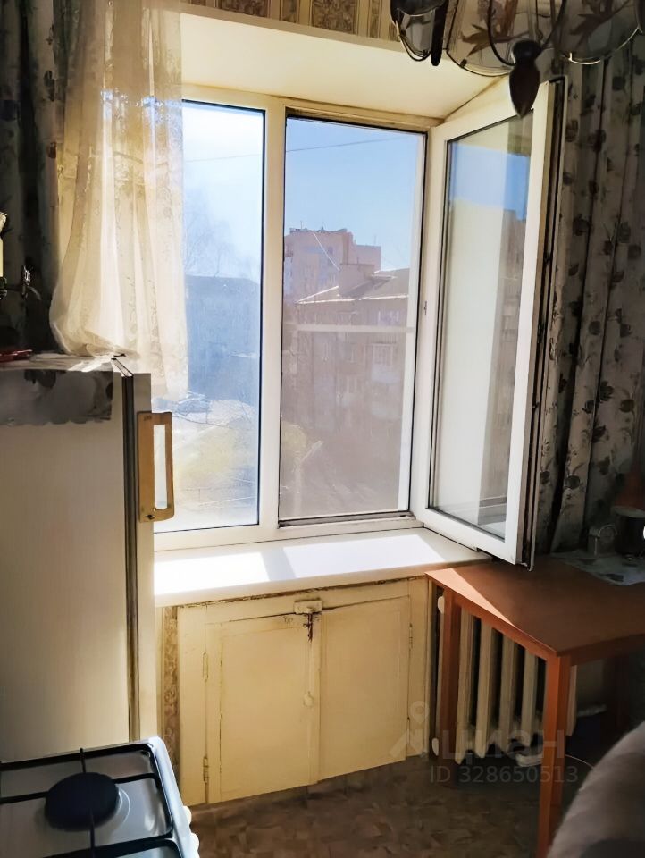Продажа 2-комн квартиры на вторичном рынке Кингисепп, проспект Карла Маркса, 34