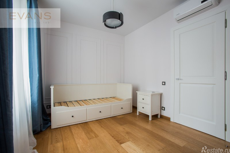 Продажа 3-комн квартиры на вторичном рынке Большой Патриарший пер., 8с1