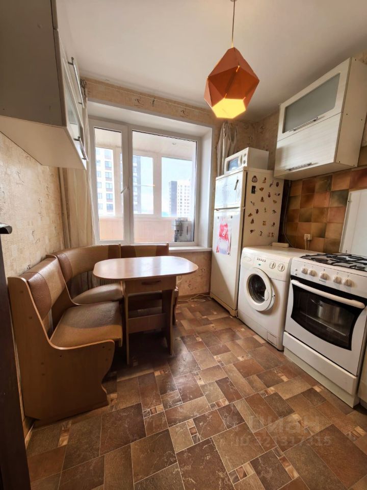 Продажа 2-комн квартиры на вторичном рынке Кронштадтский бульвар, 43К2