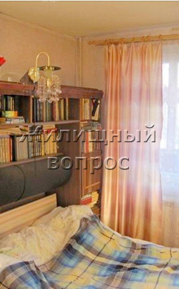 Продажа квартиры на вторичном рынке Коммунаров (Горелово) улица,  д. 124