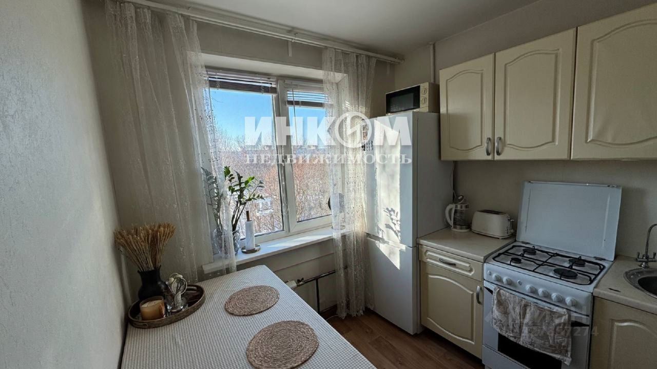 Продажа 2-комн квартиры на вторичном рынке улица Молостовых, 8К4