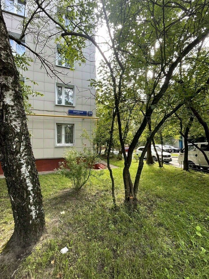 Продажа 1-комн квартиры на вторичном рынке Дорожная улица, 24К2