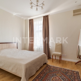 Продажа 3-комн квартиры на вторичном рынке М. Ордынка ул., 3