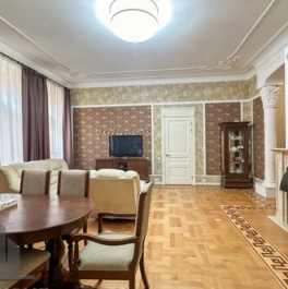 Продажа 3-комн квартиры на вторичном рынке Кирочная улица,  д. 45