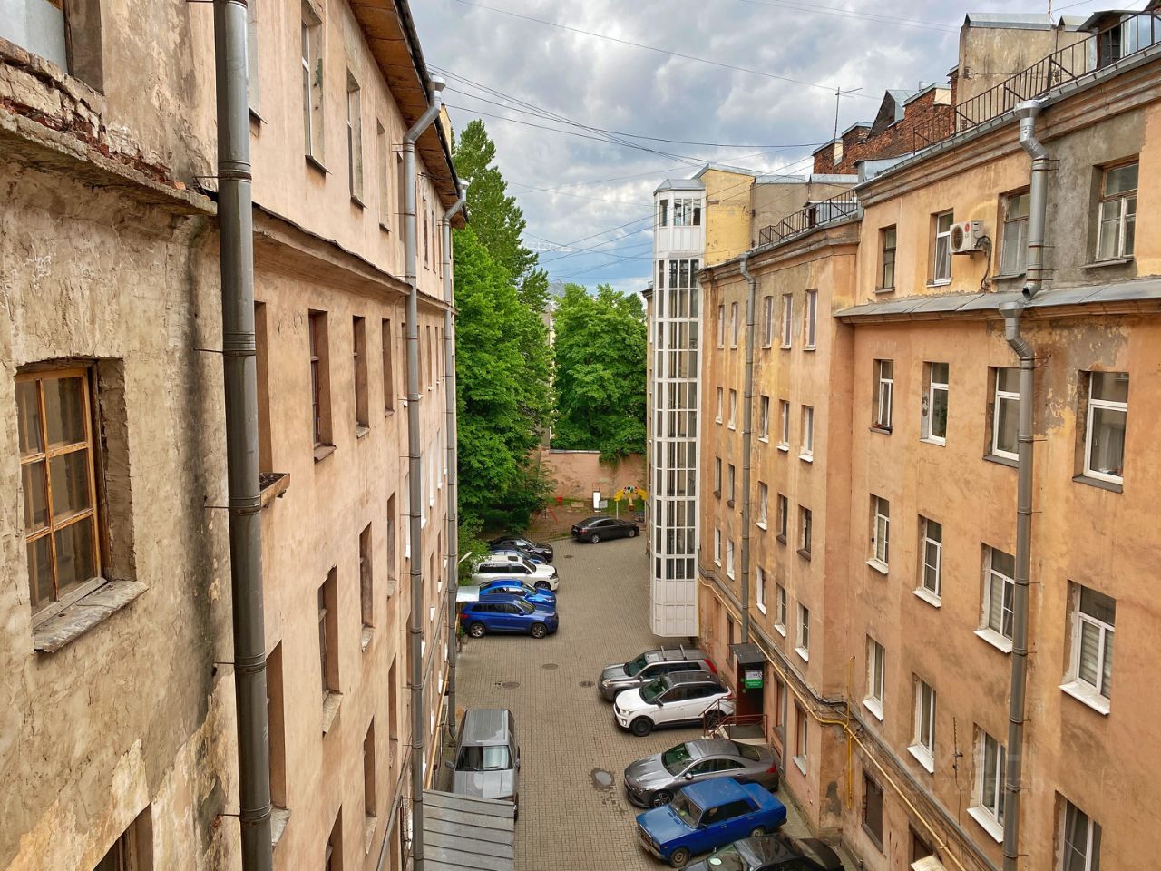 Продажа 4-комн квартиры на вторичном рынке переулок Апраксин, 5