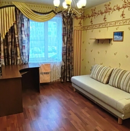 Продажа 3-комн квартиры на вторичном рынке Гатчина г, Авиатриссы Зверевой ул,  д. 22