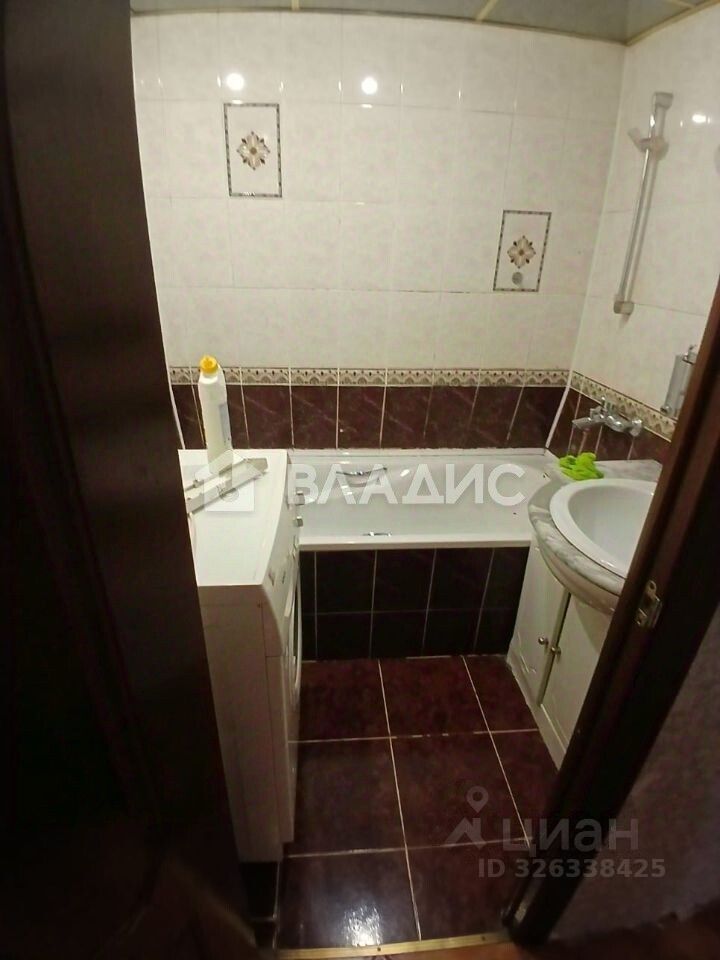 Продажа 2-комн квартиры на вторичном рынке д. Островцы, улица Подмосковная, 16