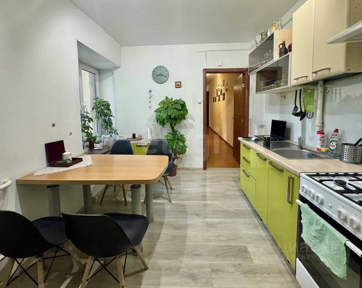 Продажа 3-комн квартиры на вторичном рынке Кирилловская улица, 22