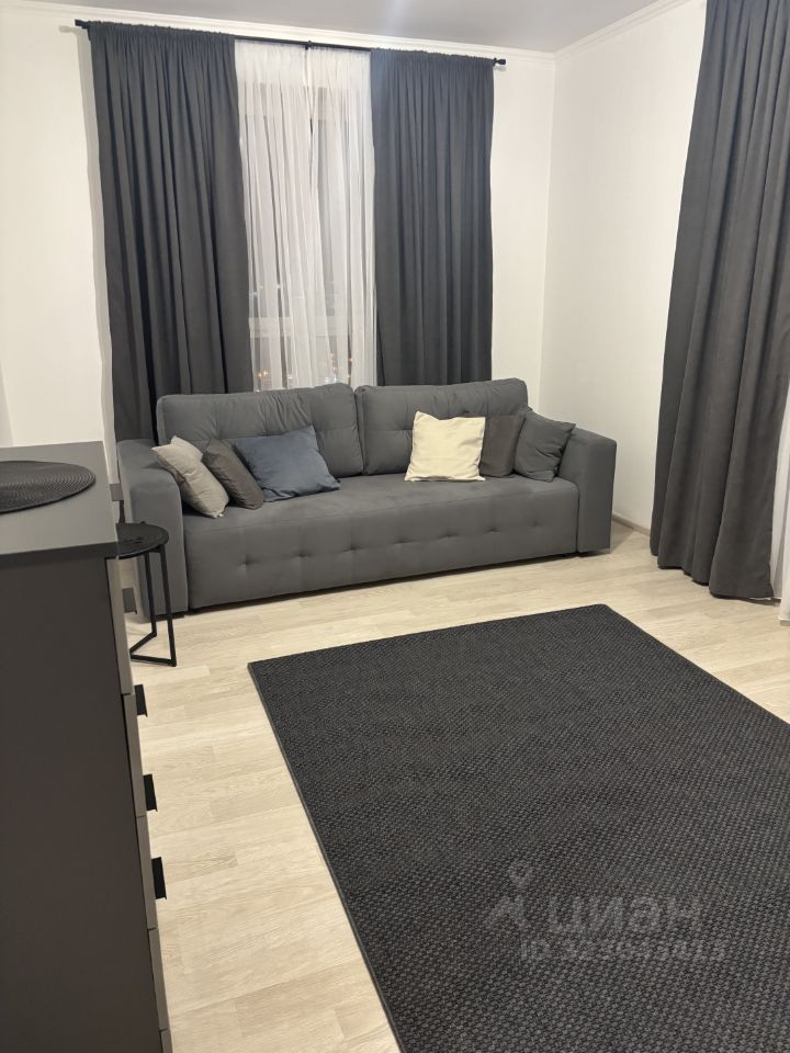 Аренда 3-комн квартиры на вторичном рынке Аминьевское шоссе, 4Дк1