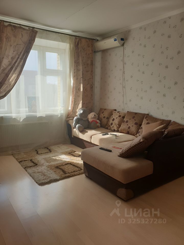 Продажа 2-комн квартиры на вторичном рынке улица Бадаева, 14к1