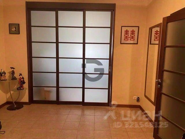 Продажа 2-комн квартиры на вторичном рынке Веерная улица, 2