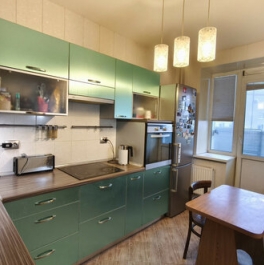 Продажа 1-комн квартиры на вторичном рынке ул Учительская,  д. 18,  к. 1