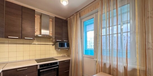 1-комн квартира улица Лескова,  д. 15