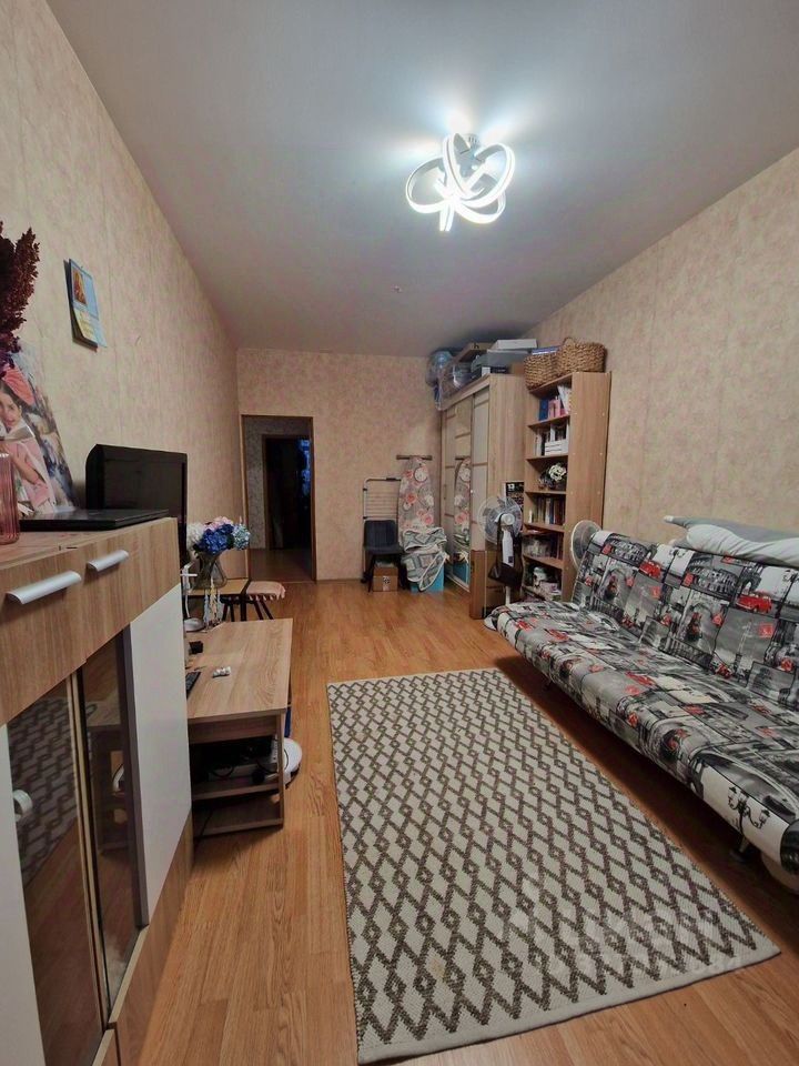 Продажа 3-комн квартиры на вторичном рынке Мурино, улица Шоссе в Лаврики, 89