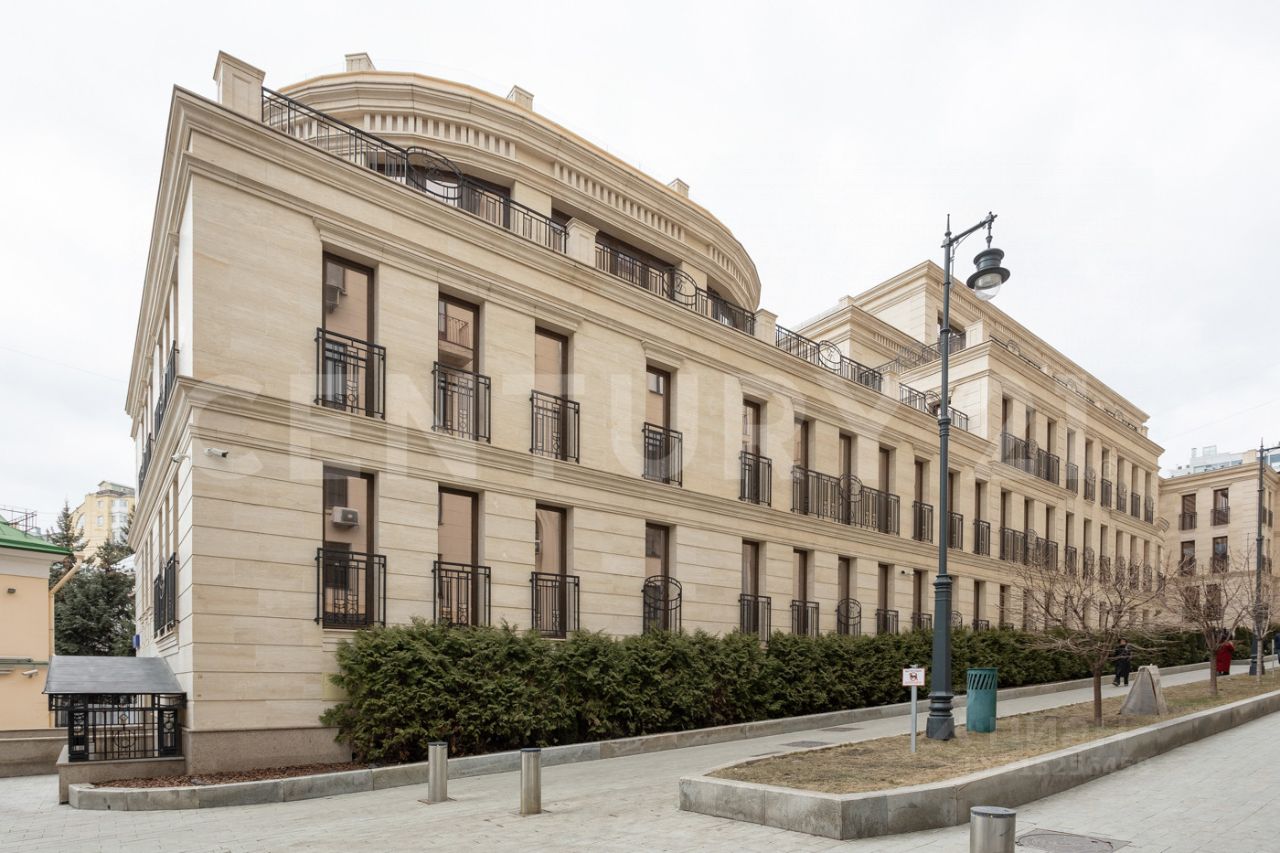 Продажа 5-комн квартиры на вторичном рынке Газетный переулок, 13С1