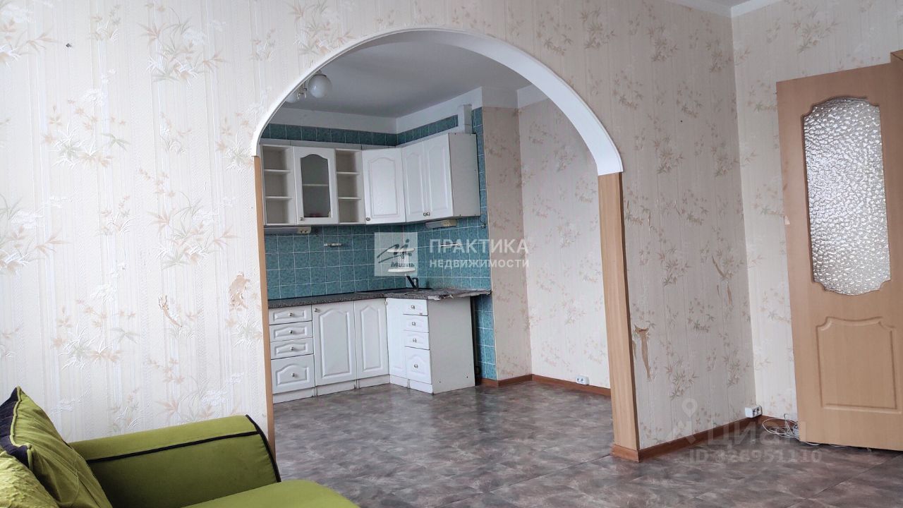 Продажа 4-комн квартиры на вторичном рынке пос. Истра, 21