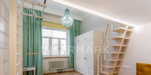 4-комн квартира Бродников пер., 10 корп. 2