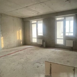 Продажа 2-комн квартиры на вторичном рынке Новогиреевская улица,  д. 5