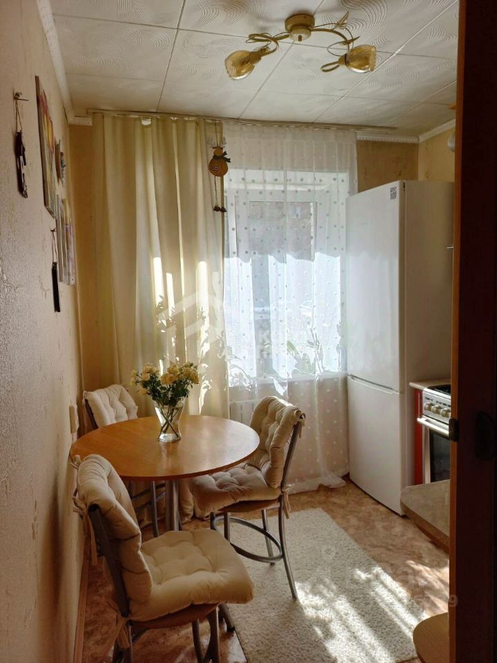 Продажа 1-комн квартиры на вторичном рынке Петергоф, улица Шахматова, 4к1