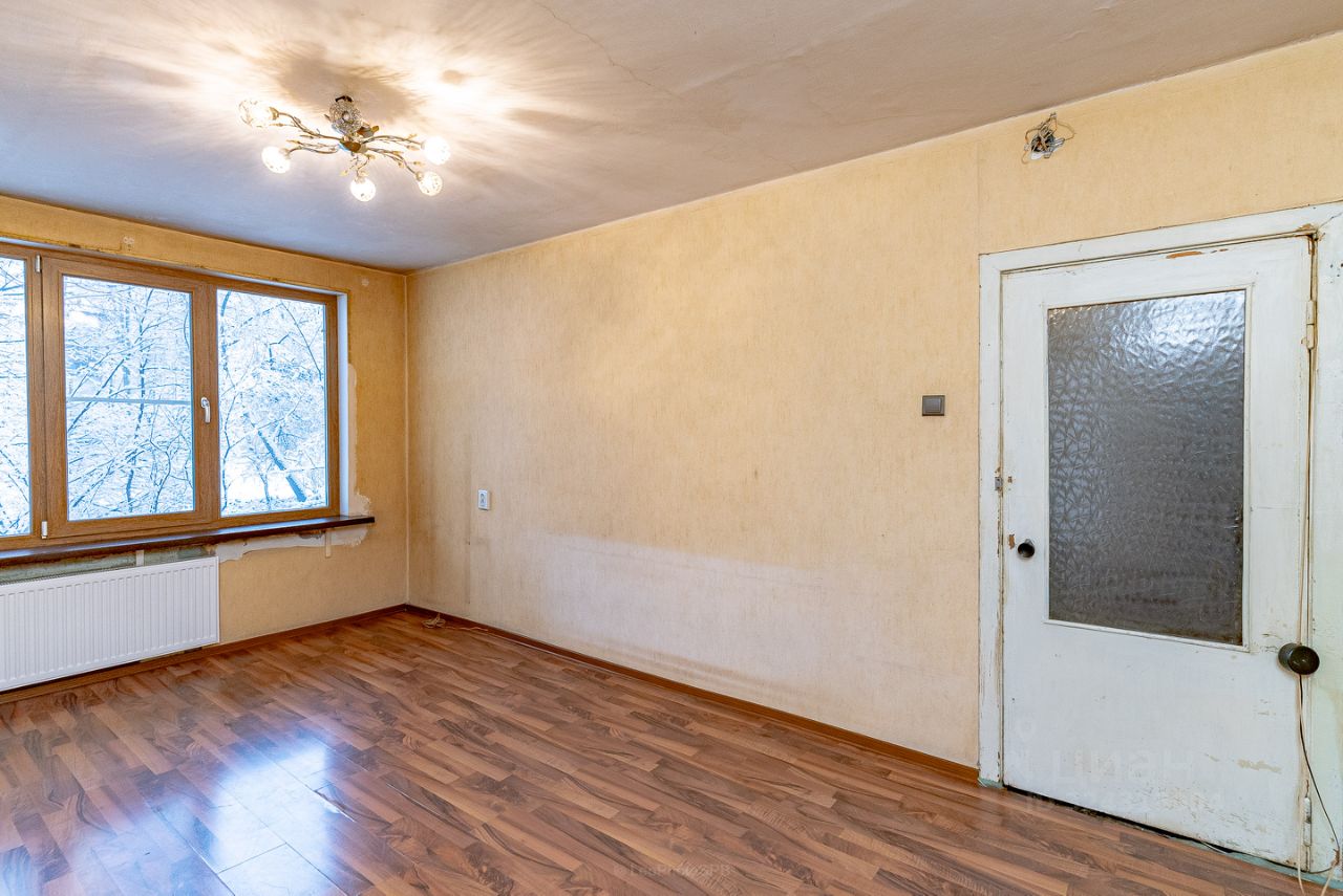 Продажа 2-комн квартиры на вторичном рынке Альпийский переулок,  д. 20