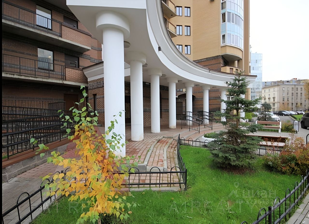Продажа 3-комн квартиры на вторичном рынке улица Глухая Зеленина, 4