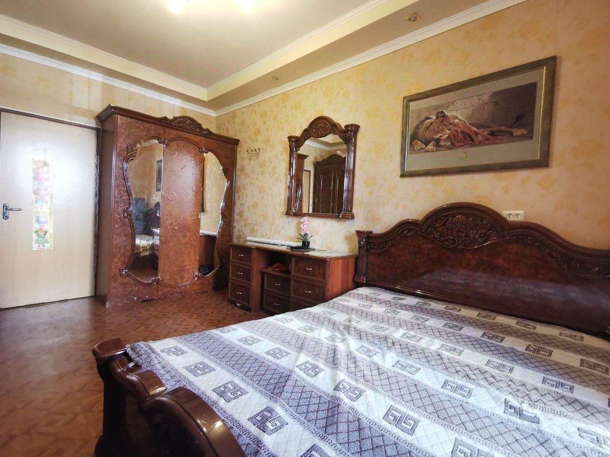 Продажа 4-комн квартиры на вторичном рынке улица Трефолева, 14