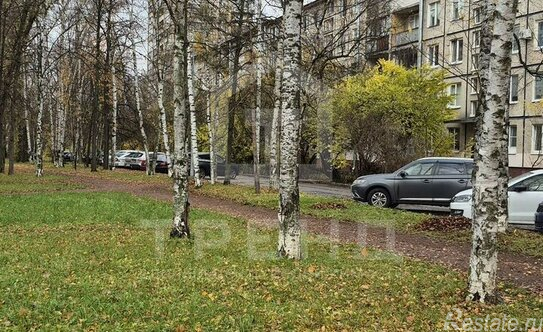 Продажа 3-комн квартиры на вторичном рынке Космонавтов пр-кт,  д. 28 к2