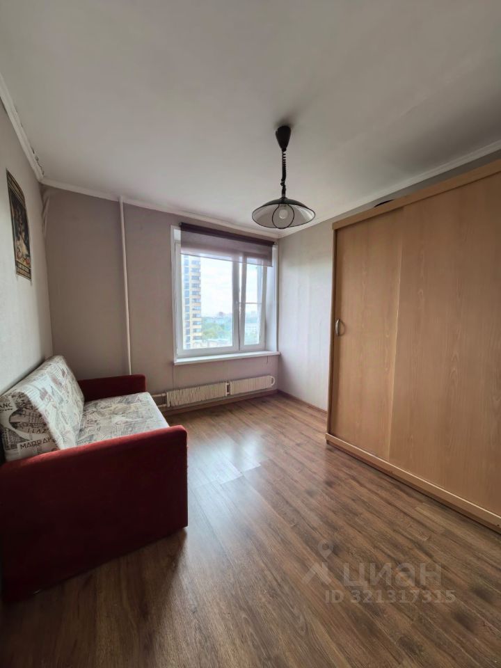 Продажа 2-комн квартиры на вторичном рынке Кронштадтский бульвар, 43К2