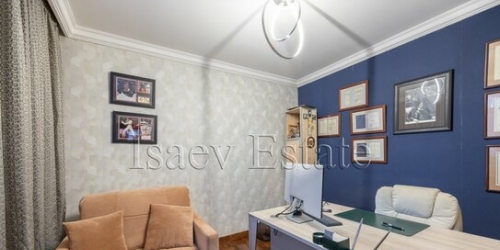 4-комн квартира Луков пер,  д. 8