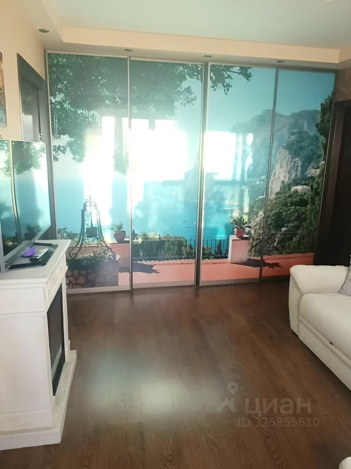 Продажа 4-комн квартиры на вторичном рынке Красное Село, Гвардейская улица, 19к1