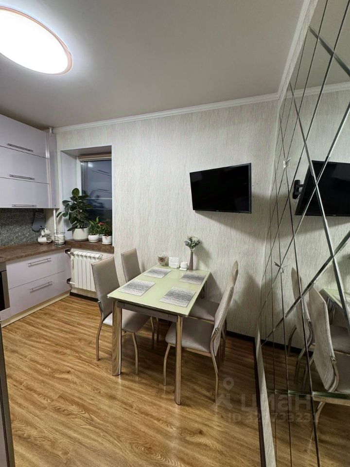 Продажа 2-комн квартиры на вторичном рынке Климовск мкр, проезд Больничный,  д. 2к1