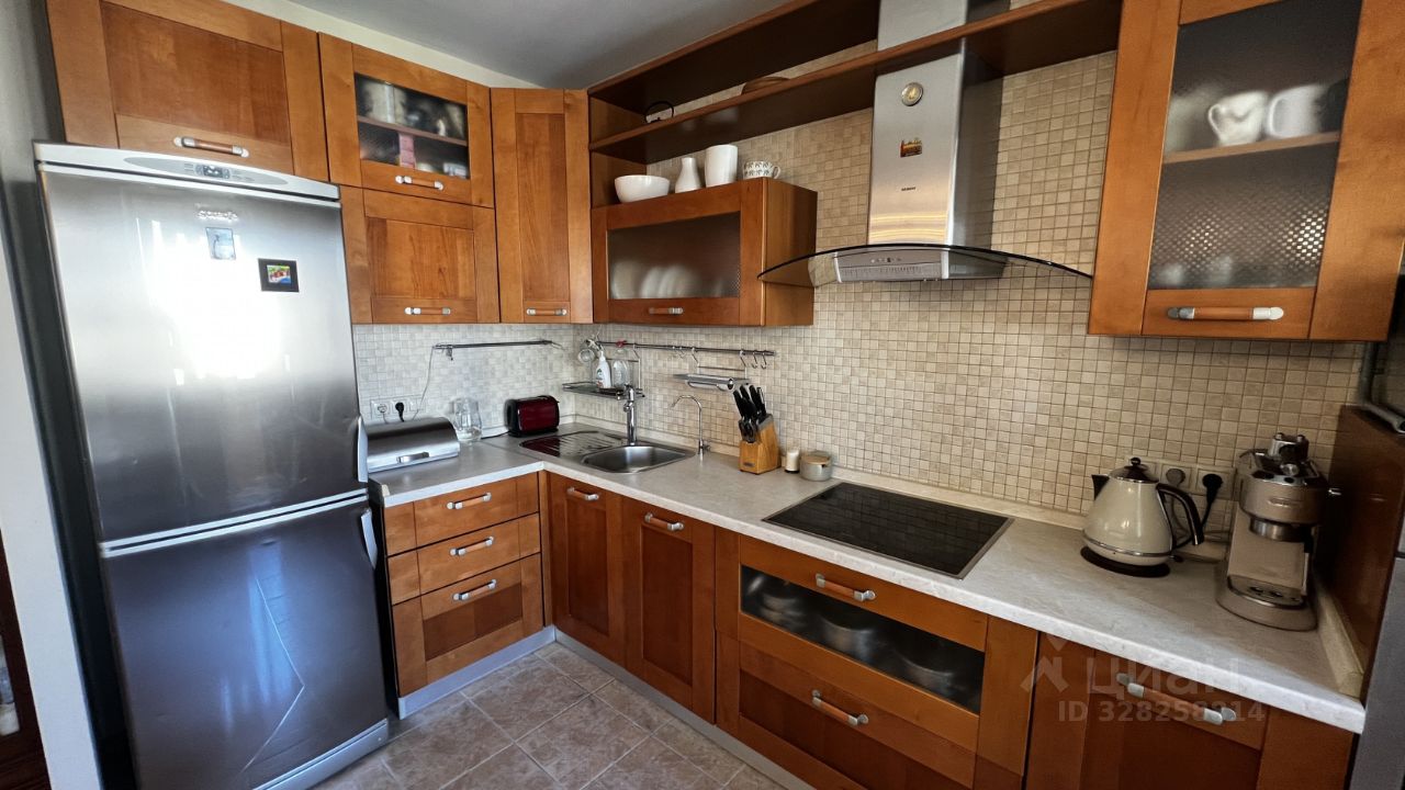 Продажа 4-комн квартиры на вторичном рынке улица Островитянова, 5К3