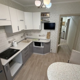 Продажа 1-комн квартиры на вторичном рынке Железнодорожный, улица Андрея Белого,  д. 8