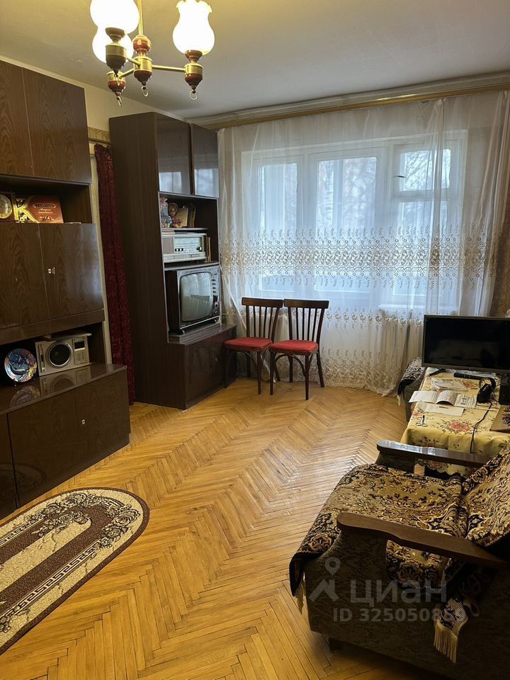 Продажа 2-комн квартиры на вторичном рынке Клин, улица Карла Маркса, 89